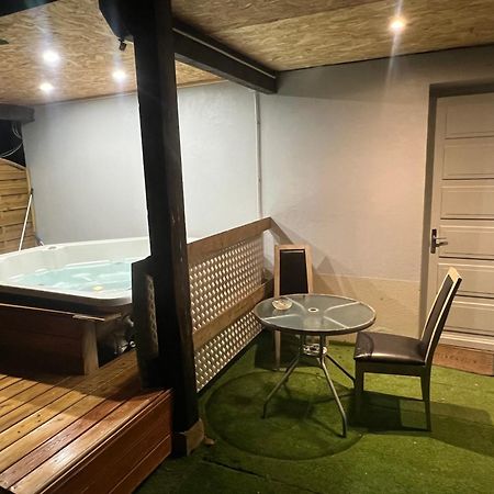 Le Gite Du Cavalier Au Coeur De La Foret/Jacuzzi Dole Bagian luar foto